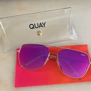 Running Riot Sunglasses in Gold & Pink Mirror Quay